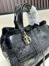 Picture of Dior Handbags _SKUfw239302183fw
